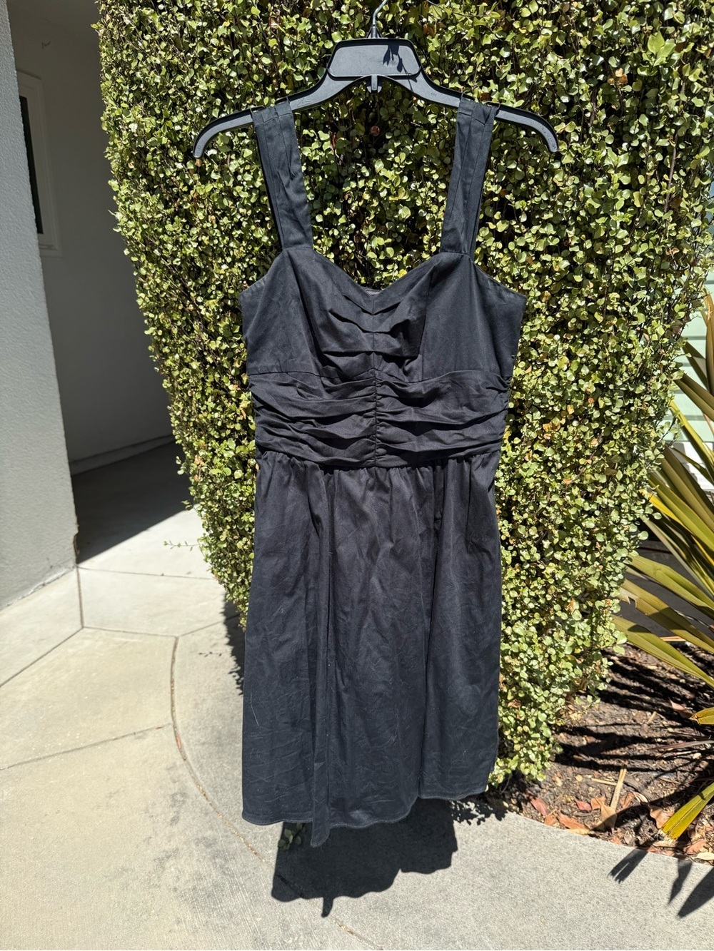 Black Sleeveless Ruched Bodice Dress - Picture 2 of 5